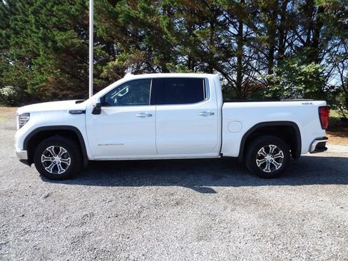 Used 2025 GMC Sierra 1500 SLT AWD/4WD image 2
