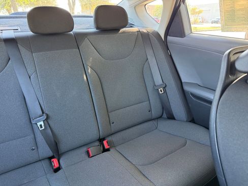 Used 2025 Kia K4 LXS image 38