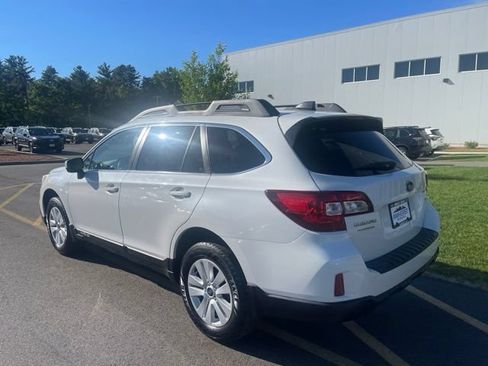 Used 2017 Subaru Outback 2.5i Premium AWD/4WD image 7
