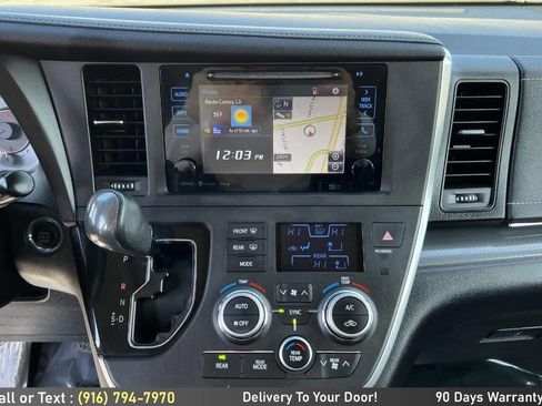 Used 2017 Toyota Sienna SE w/ SE Preferred Package image 15