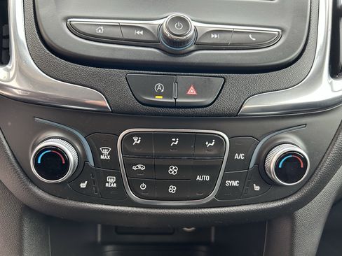 Used 2023 Chevrolet Equinox LT w/ Driver Convenience Package image 28