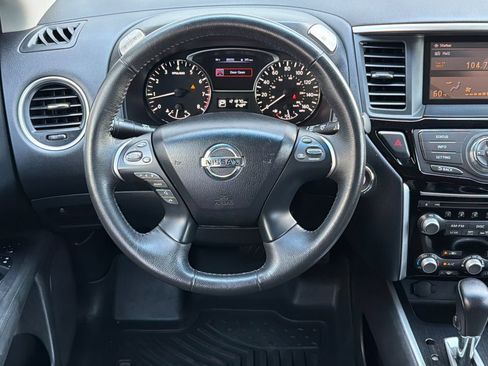 Used 2015 Nissan Pathfinder SV AWD/4WD image 13