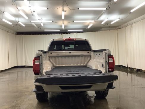 New 2026 GMC Canyon Elevation w/ Convenience Package image 8