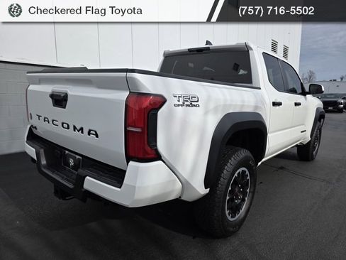 Used 2024 Toyota Tacoma TRD Off-Road image 7