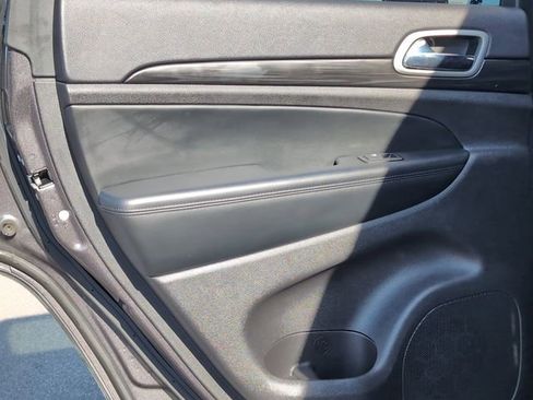 Used 2021 Jeep Grand Cherokee Laredo X image 30