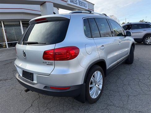 Used 2012 Volkswagen Tiguan S image 8