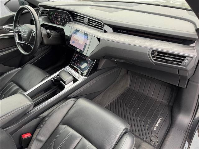 Used 2019 Audi e-tron Prestige w/ Prestige Package AWD/4WD image 25