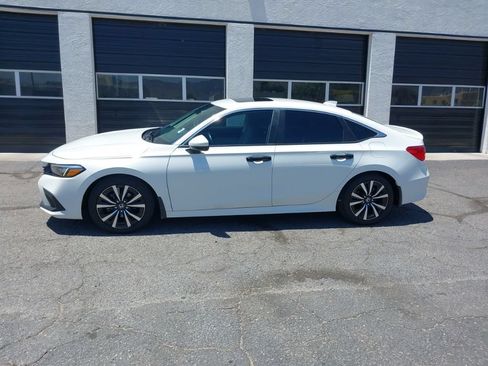 Used 2023 Honda Civic EX image 1