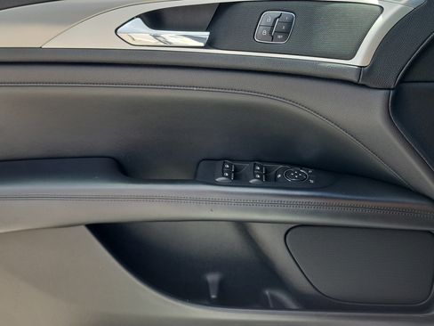 Used 2020 Lincoln MKZ FWD image 24