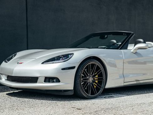Used 2008 Chevrolet Corvette Convertible w/ Preferred Equipment Group RWD image 39