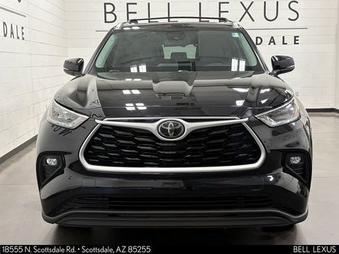 Used 2020 Toyota Highlander XLE FWD image 7