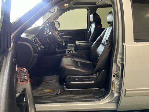 Used 2013 Chevrolet Avalanche LT w/ All-Star Edition AWD/4WD image 18