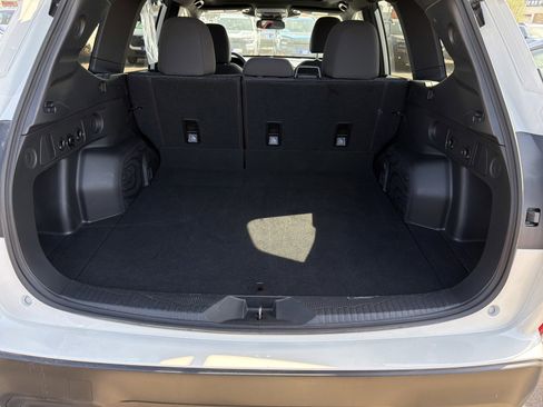 Certified 2025 Subaru Forester Premium AWD/4WD image 18