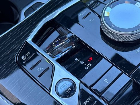 Used 2025 BMW X7 xDrive40i w/ Executive Package image 25