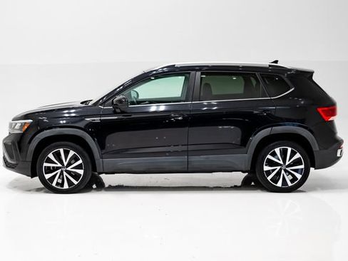 Used 2022 Volkswagen Taos SE FWD image 27