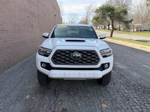 Used 2023 Toyota Tacoma TRD Sport w/ Advanced Technology Package AWD/4WD image 9