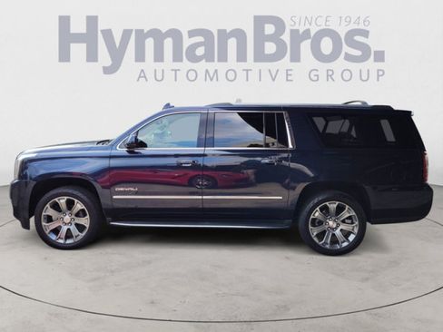Used 2017 GMC Yukon XL Denali w/ Open Road Package AWD/4WD image 6