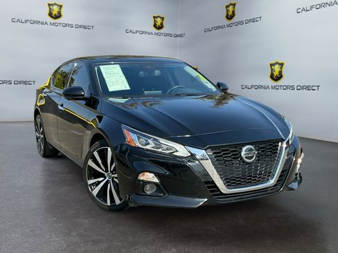 Used 2022 Nissan Altima 2.5 Platinum AWD/4WD image 3