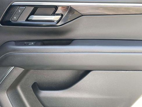 Used 2025 Chevrolet Tahoe Z71 image 15