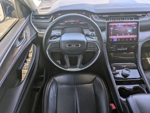 Used 2022 Jeep Grand Cherokee L Limited AWD/4WD image 18