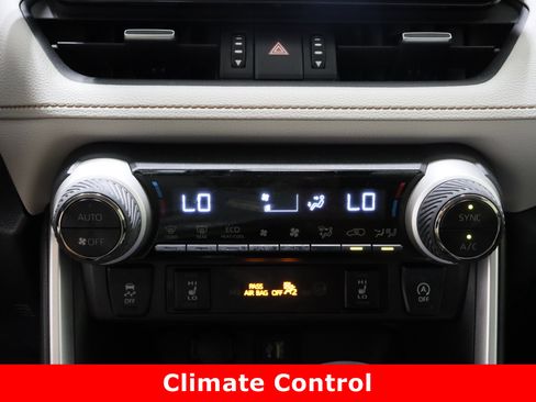 Used 2023 Toyota RAV4 XLE Premium image 20