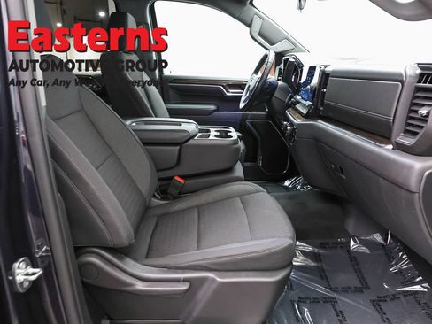 Used 2023 Chevrolet Silverado 1500 LT AWD/4WD image 26