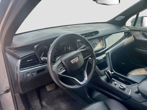Used 2025 Cadillac XT6 Premium Luxury w/ LPO, Floor Liner Package AWD/4WD image 9