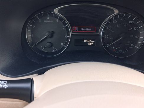 Used 2015 Nissan Pathfinder Platinum image 16