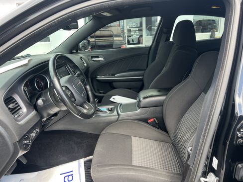 Used 2020 Dodge Charger Scat Pack w/ Navigation & Travel Group image 17