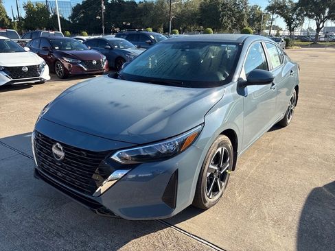 New 2025 Nissan Sentra SV image 2