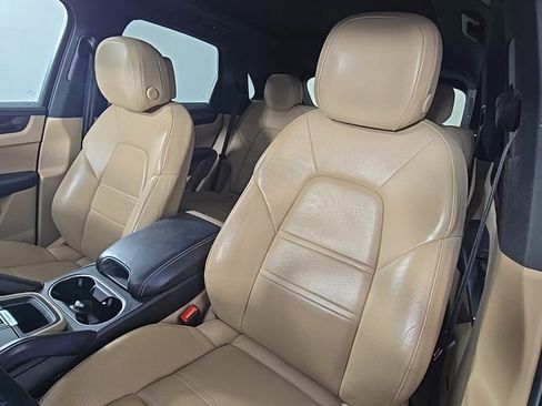 Used 2020 Porsche Cayenne image 15