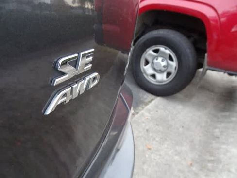 Used 2018 Toyota RAV4 SE image 19