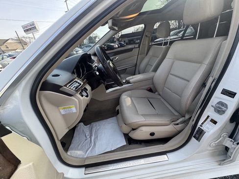Used 2014 Mercedes-Benz E 350 4MATIC Sedan image 45