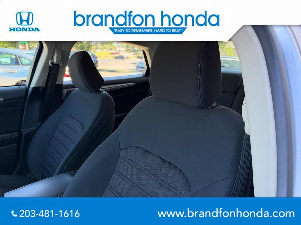 Used 2020 Ford Fusion SE FWD image 22