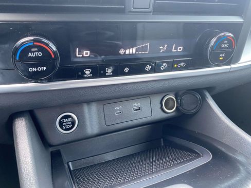 Used 2023 Nissan Rogue SV FWD image 26