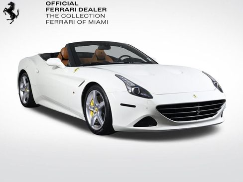 Certified 2017 Ferrari California T RWD image 1