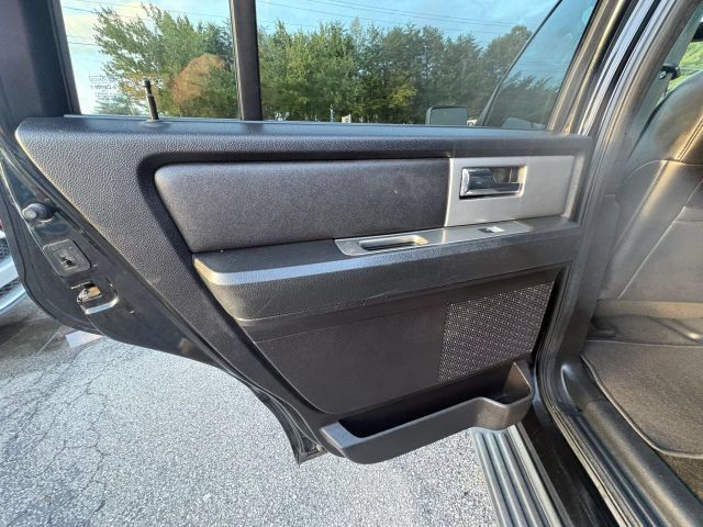 Used 2017 Ford Expedition XLT w/ Equipment Group 202A RWD image 14