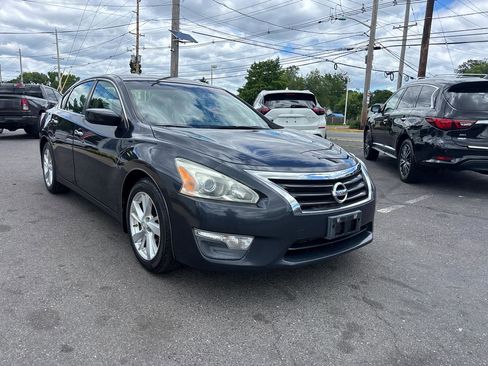 Used 2013 Nissan Altima 2.5 SV FWD image 9
