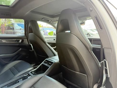 Used 2018 Porsche Panamera 4 w/ Premium Package AWD/4WD image 28
