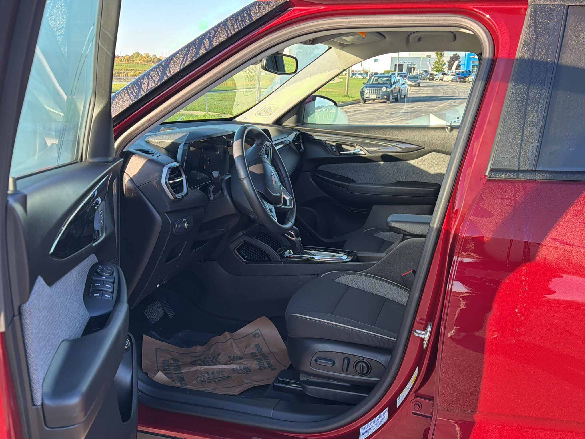 Used 2024 Chevrolet TrailBlazer LT w/ Convenience Package FWD image 13