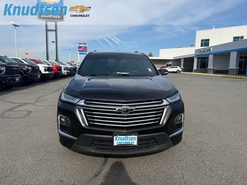 Used 2023 Chevrolet Traverse Premier w/ LPO, Floor Liner Package AWD/4WD image 2