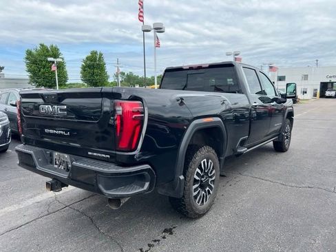 Used 2024 GMC Sierra 3500 Denali Ultimate AWD/4WD image 5