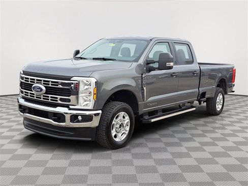 Certified 2025 Ford F250 XLT image 9