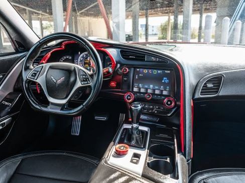 Used 2016 Chevrolet Corvette Stingray Coupe w/ Carbon Flash Badge Package image 10