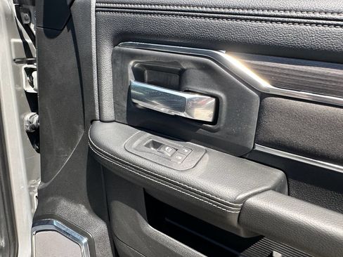 New 2026 RAM 2500 Laramie AWD/4WD image 15