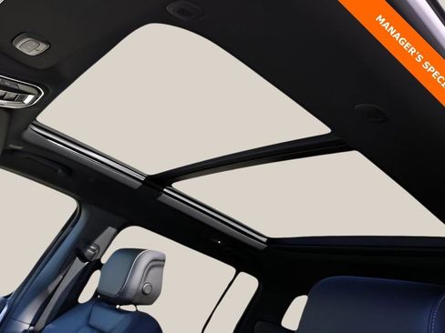 New 2025 Jeep Wagoneer L Series II AWD/4WD image 11