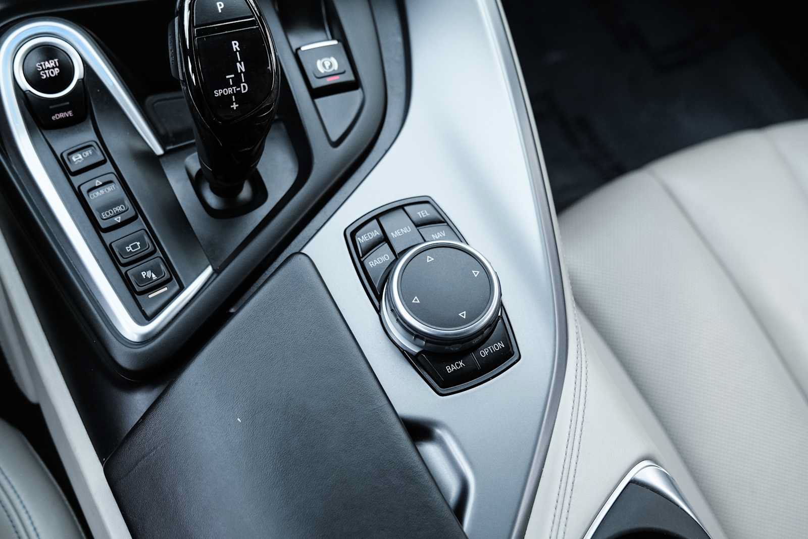 Used 2015 BMW i8 AWD/4WD image 27