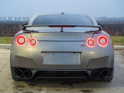 Used 2016 Nissan GT-R Premium image 6