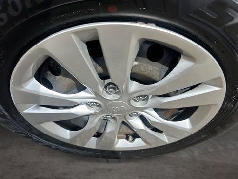 Used 2020 Kia Soul LX FWD image 20