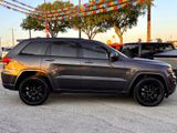Used 2021 Jeep Grand Cherokee Laredo X image 4